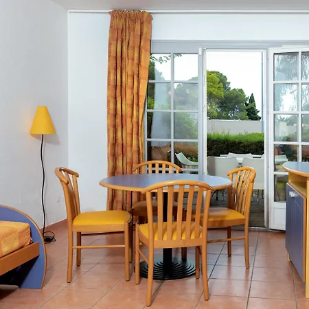 База відпочинку Sowell Residences Chenes Verts 3*