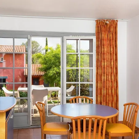 Sowell Residences Chenes Verts ホリデーパーク Saint-Raphaël